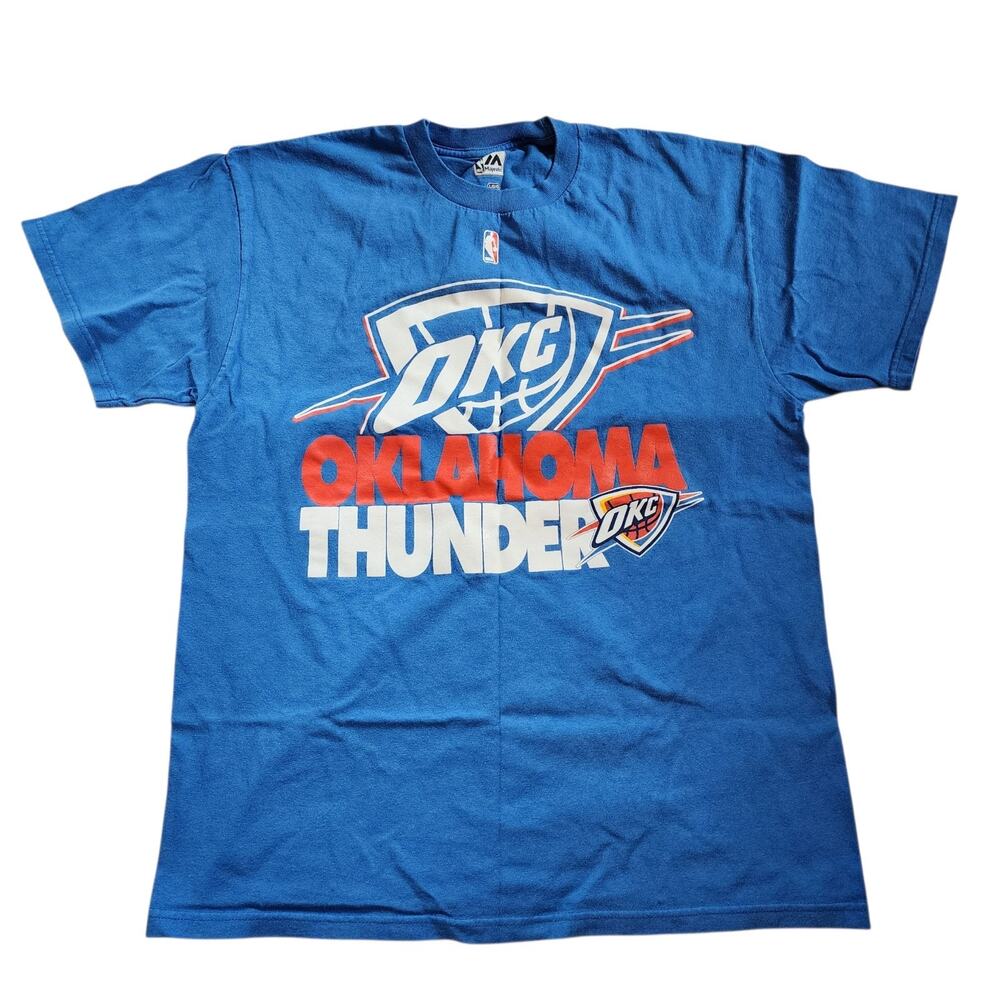 NBA Majestic Mens OKC Oklahoma Thunder Tee Size L Blue Short Sleeve Shirt - Picture 1 of 8